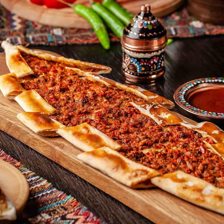 Pide Kiymali (normale) (pizza turc)